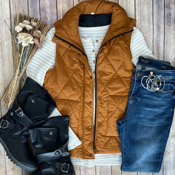 Remy a Full Front Zip Vest with pockets - Picture 4 of 4